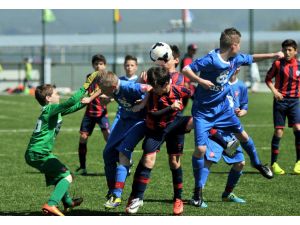 Minik Devler İzmir’e Geliyor