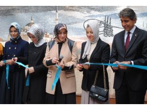 Erdoğan’ın Kızlarından Sergiye Destek