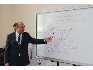 Bakan Işık Öğrencilere Matematik Dersi Verdi