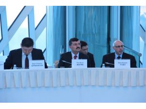 Kazakistan’da Türk Dünyasının Ortak Şahsiyetleri Anıldı