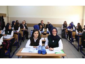 Erdoğan Yeniden Okul Sıralarında