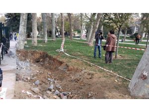 Gezi Parkı’nda Kazılan Alan Toprakla Dolduruldu