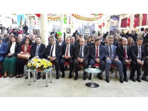 Ak Parti Ve Chp Milletvekilleri Birlikte Halay Çekti