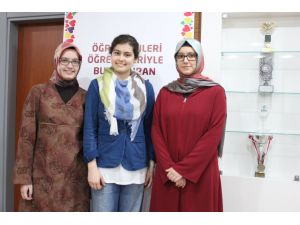 Öğretmenlerine Kalıcı Hediye Bırakmak İçin Wep Sitesi Açtılar