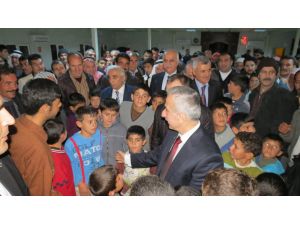Suriyeli 130 Çocuk Sünnet Oldu