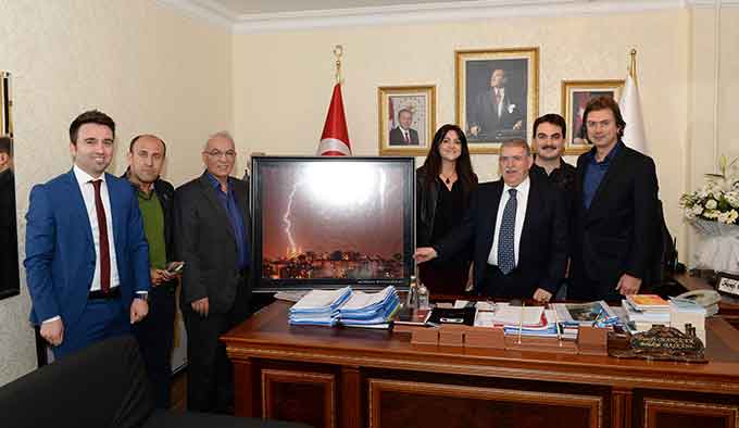 Fotoğraf Sanatçıları Başkan Mahçiçek’i Ziyaret Etti