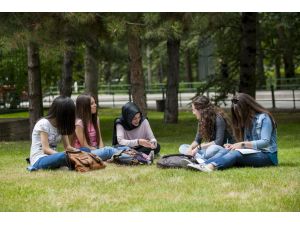 Anadolu Üniversitesi Başarı Çıtasını Yükseltiyor