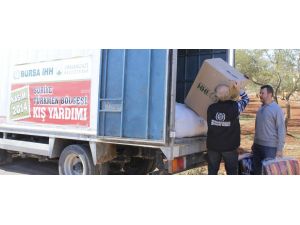 4 Tır Yardım Malzemesi Suriyeli Türkmenlere Dağıtıldı