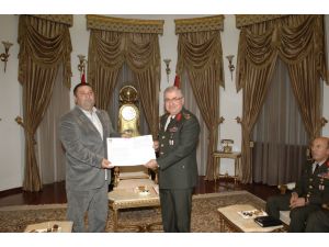 Şehidin Ailesine Ev Bağışlayan Gurbetçi Genelkurmay Karargahı’nda