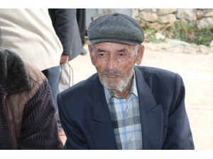 Yırtık Lastik Ayakkabılı Madenci Babası Kırgın