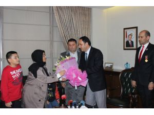 Ytb Başkanı Bülbül Evini Şehit Ailesine Bağışlayan Dal’ı Kabul Etti