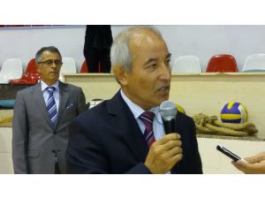 “Koşabiliyorsan Koş” Projesine Katılan Bayanlara Katılım Belgesi Verildi