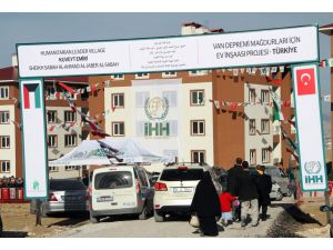 İhh Ve Iıco Heyeti, Konutlara Yerleştirilen Aileleri Ziyaret Etti
