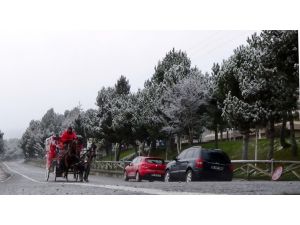Abant Beyaz Gelinliğini Giydi