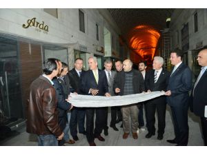 Kapalı Çarşı Göz Kamaştırıyor