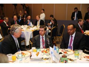 (Tekrar) Davutoğlu: Kimse Enerjiyi Silah Olarak Kullanmasın