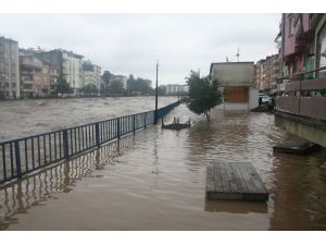 Terme Çayı Taştı