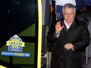 Aziz Yıldırım Fenerbahçe Kafilesini Yalnız Bırakmadı