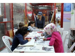 Mutluluğun Resmini Çiziyorlar