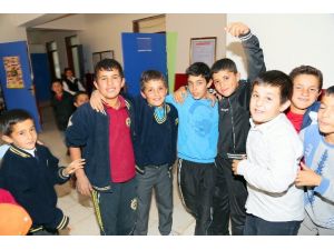 Öğrenciler Öğretmen, Öğretmenler Öğrenci Oldu