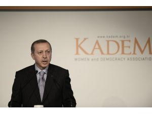 Cumhurbaşkanı Erdoğan: “Anacığımın Ayağının Altını Öperdim”