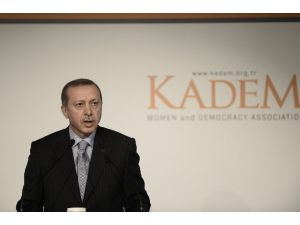 Ben Anacığımın Ayağının Altını Öperdim