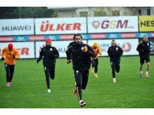 Dzemaili Ve Hakan Balta Takımdan Ayrı Çalıştı