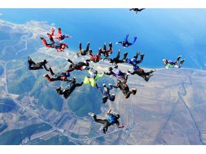 Paraşütçülerin Yeni Hedefi 50 Kişilik Türkiye Rekoru