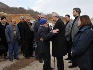 Kılıçdaroğlu, Cenaze Töreninin Ardından Hemşehrileriyle Bir Araya Geldi
