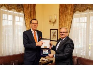 Hollanda İle 400 Yıllık Dostluk