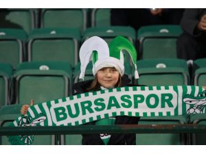 Bursaspor’a Fenerbahçe Maçında Taraftarından Muhteşem Destek