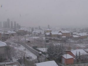 Başkent Gelinliğini Giydi