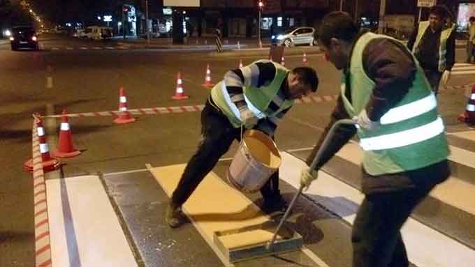 Yol Çizgileri Yenileniyor