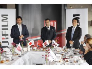 Uv Geniş Formatta Büyük İş Birliği