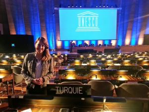 Ebru Sanatçısı Koçal Unescoda Türkiyeyi Temsil Ediyor