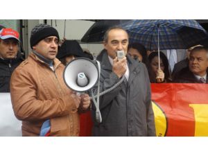 Bes Ve Keskten Yağmur Altında Eylem