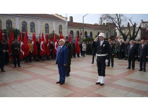 Edirne Valisi, Tören Sırasında Çelengi Polis Ve Jandarma İle Beraber Sundu