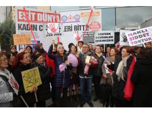 Kadınlardan Dev Boyutta Eşit Dünya Gazetesi