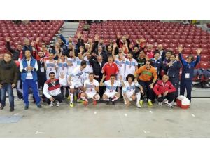 Milliler Yarı Finale Yükseldi