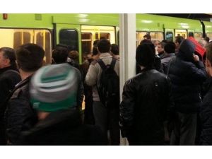 Metro Arıza Yaptı