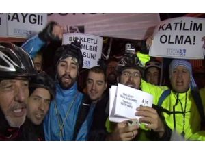 Zeytinburnu Sahil Yolunu Trafiğe Kapattılar