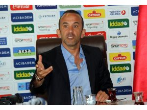 Çaykur Rizespor Sezonun İlk Yarısı Sonunda 19-20 Puanı Hedefliyor