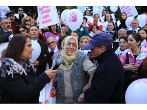 Tiyatro Gösterisini Gerçek Sandı, Oyuncunun Üzerine Yürüdü