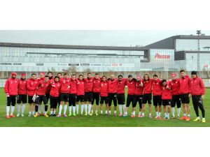 Futbolcular Başkanı Yalanladı