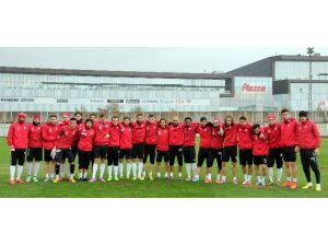 Futbolcular Başkan’ı Yalanladı