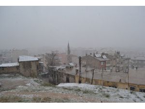 Niğde’ye Mevsimin İlk Karı Yağdı