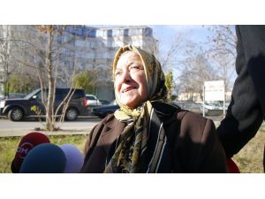 Kıymet Teyze Zaferini Davulla Zurnayla Kutladı