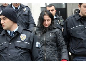 Eve Alkollü Gelen Kocasını Boğarak Öldüren Kadın Hakim Karşısına Çıktı