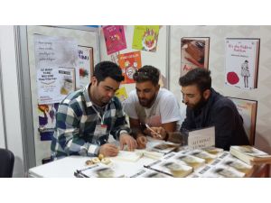 Dedesinin Yaşam Öyküsünü Kaleme Aldı