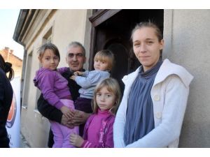 Tika, Sırbistan’da Selden Zarar Gören 30 Ailenin Yüzünü Güldürdü